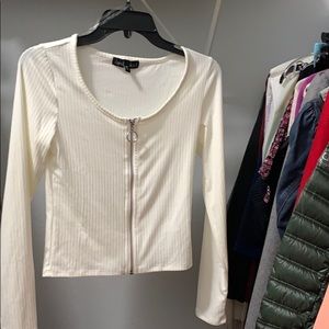 White ribbed middle zip up scoop neck top